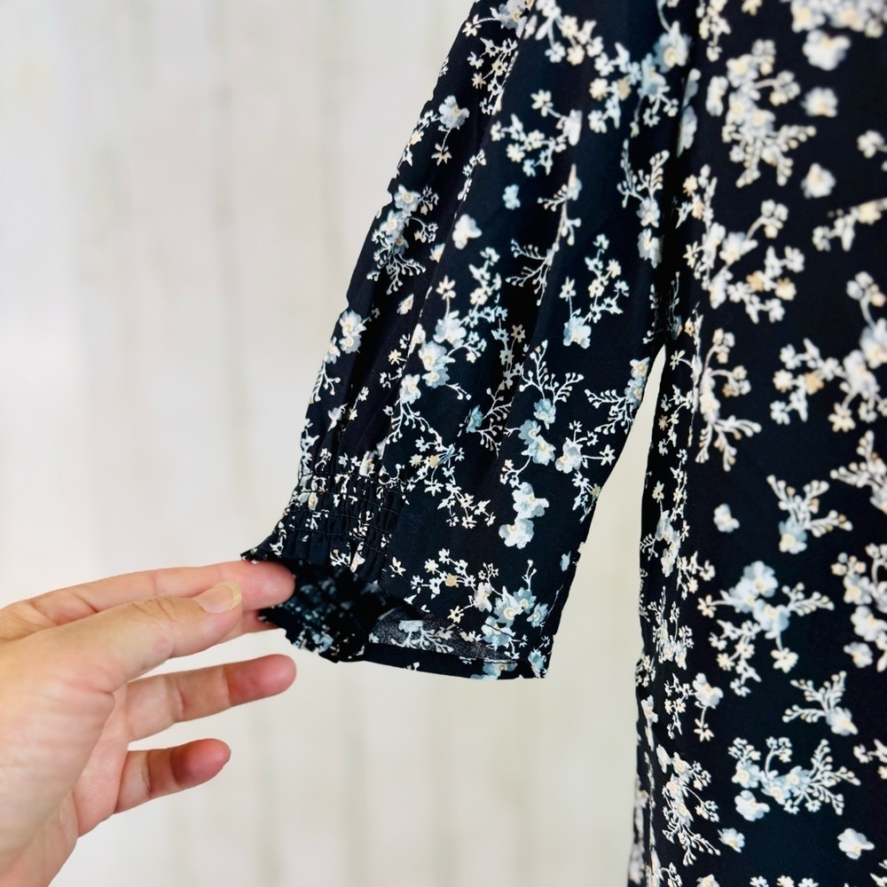 Old Navy | Puff Sleeve Blouse S – Chic Office to Evening Look ✨ - Picture 7 of 12